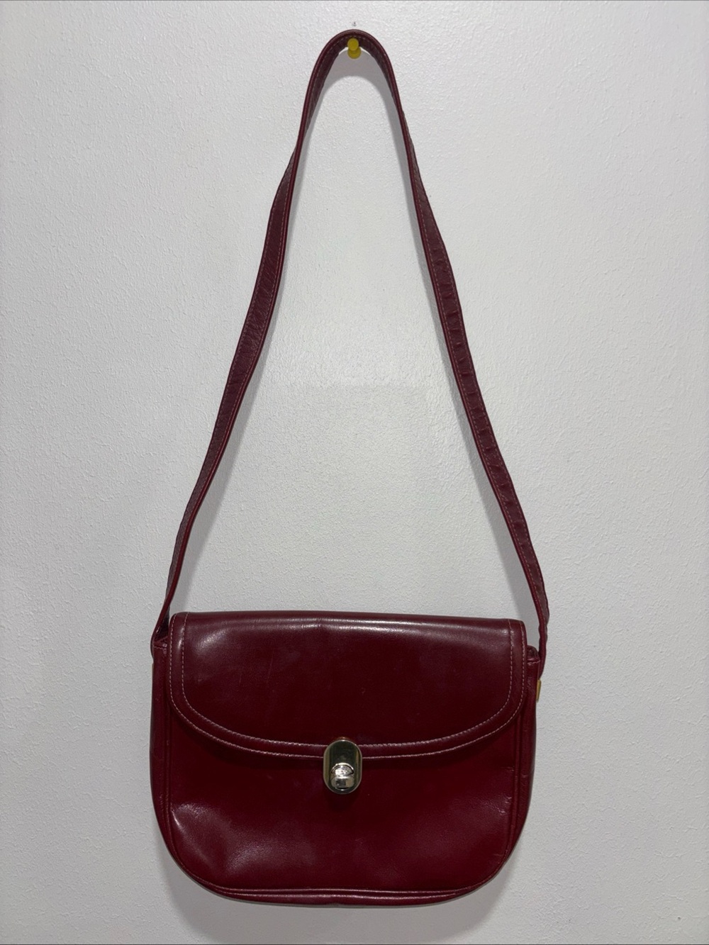 Vintage LEWIS DESIGNS Smooth Red LEATHER Handbag Purse Mid Century Classic